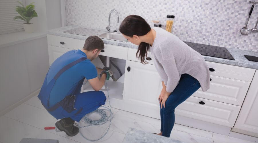 Expert burst pipe repair services in Parker City, IN